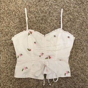 white wintage crop top with flowers